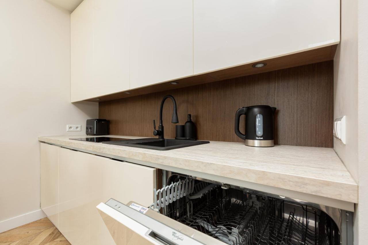 Platinum Towers Apartment With Parking By Renters Prestige Warszawa Zewnętrze zdjęcie