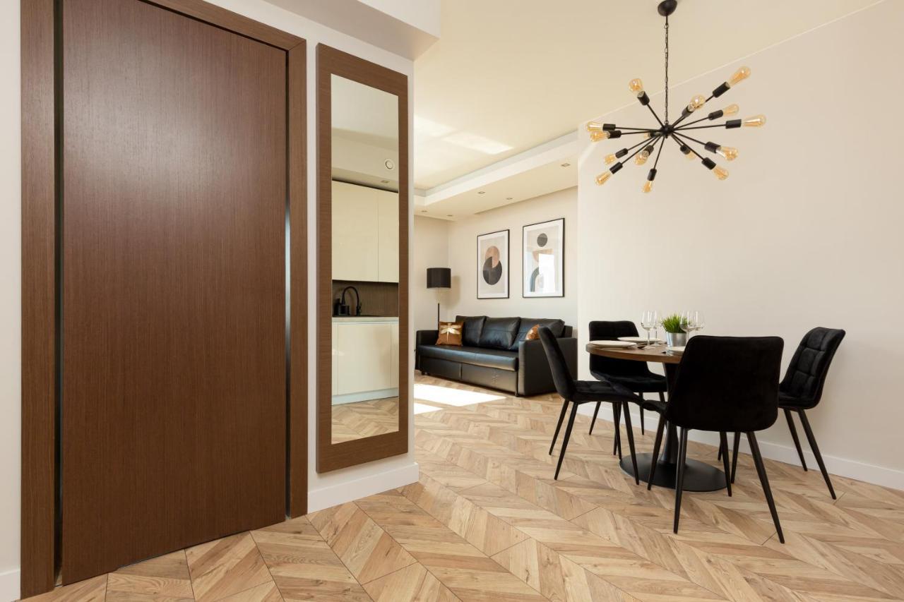Platinum Towers Apartment With Parking By Renters Prestige Warszawa Zewnętrze zdjęcie
