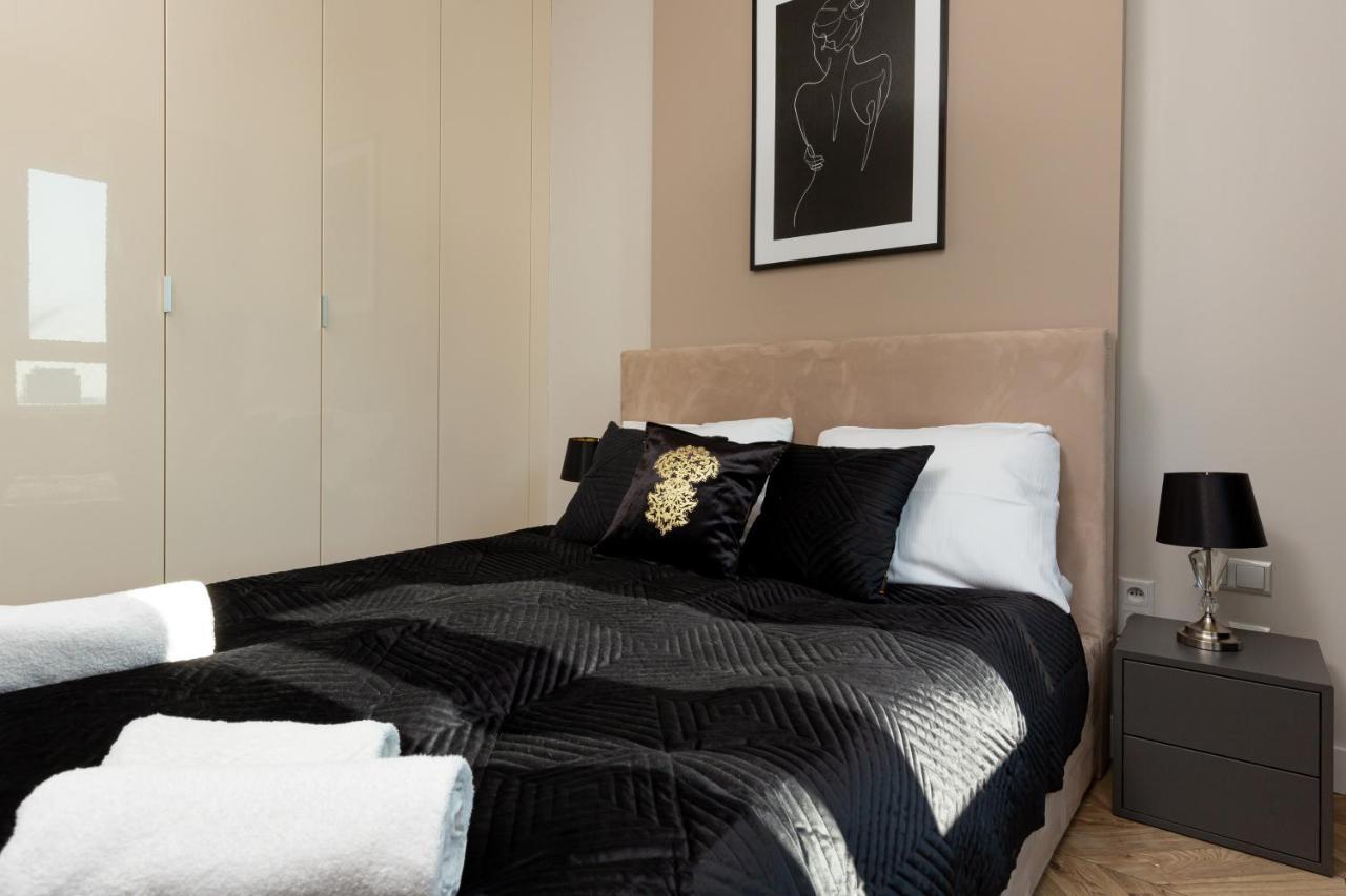 Platinum Towers Apartment With Parking By Renters Prestige Warszawa Zewnętrze zdjęcie