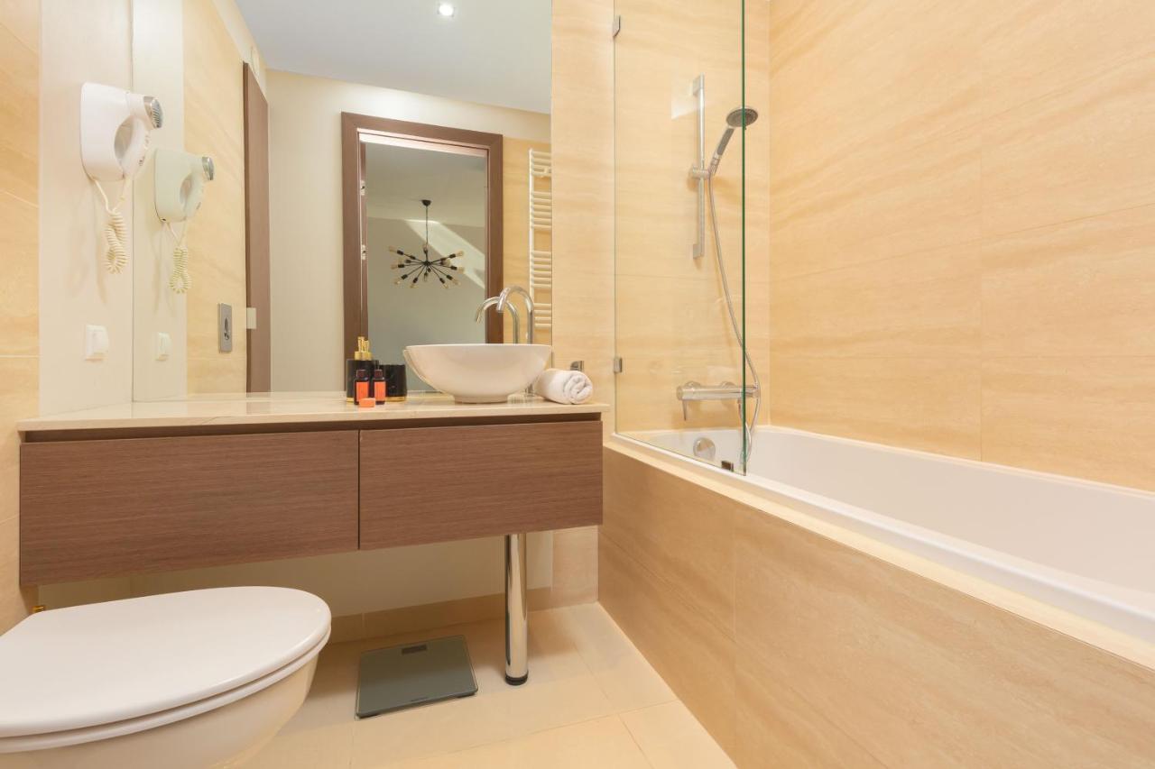 Platinum Towers Apartment With Parking By Renters Prestige Warszawa Zewnętrze zdjęcie