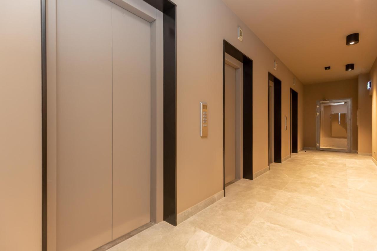 Platinum Towers Apartment With Parking By Renters Prestige Warszawa Zewnętrze zdjęcie